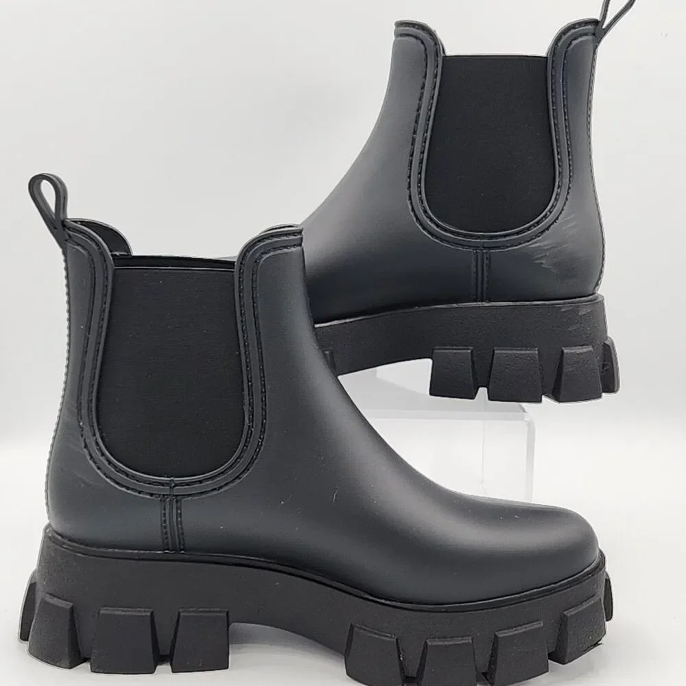 Jeffrey Campbell Matte Black Chunky Pleu Lug Sole Ankle Boots Size 9 EUC